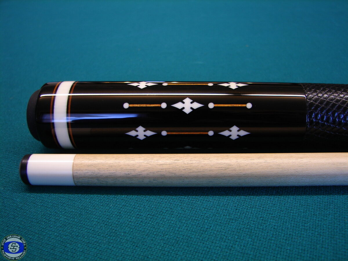 Kenneth Murrell cue – ivory diamonds