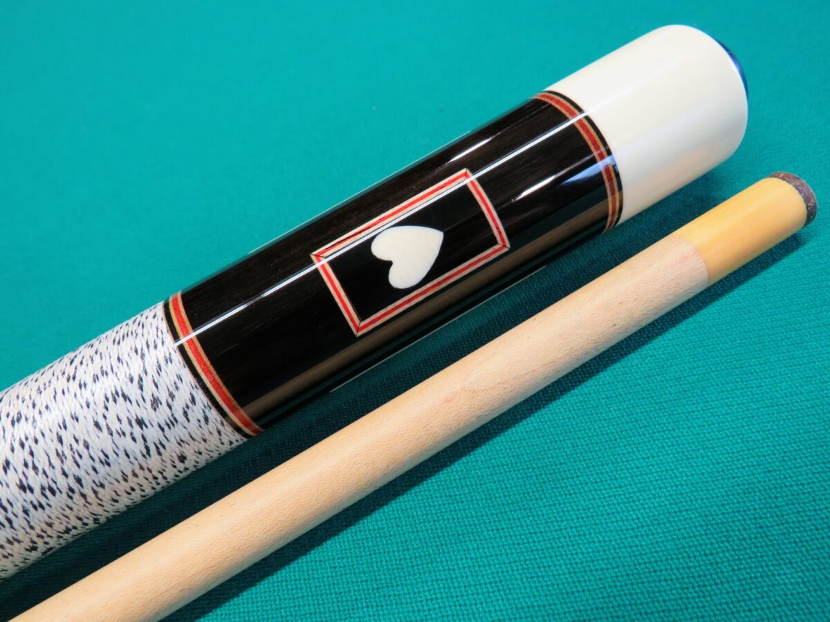 Runde Schon Heart cue – 1 of 1