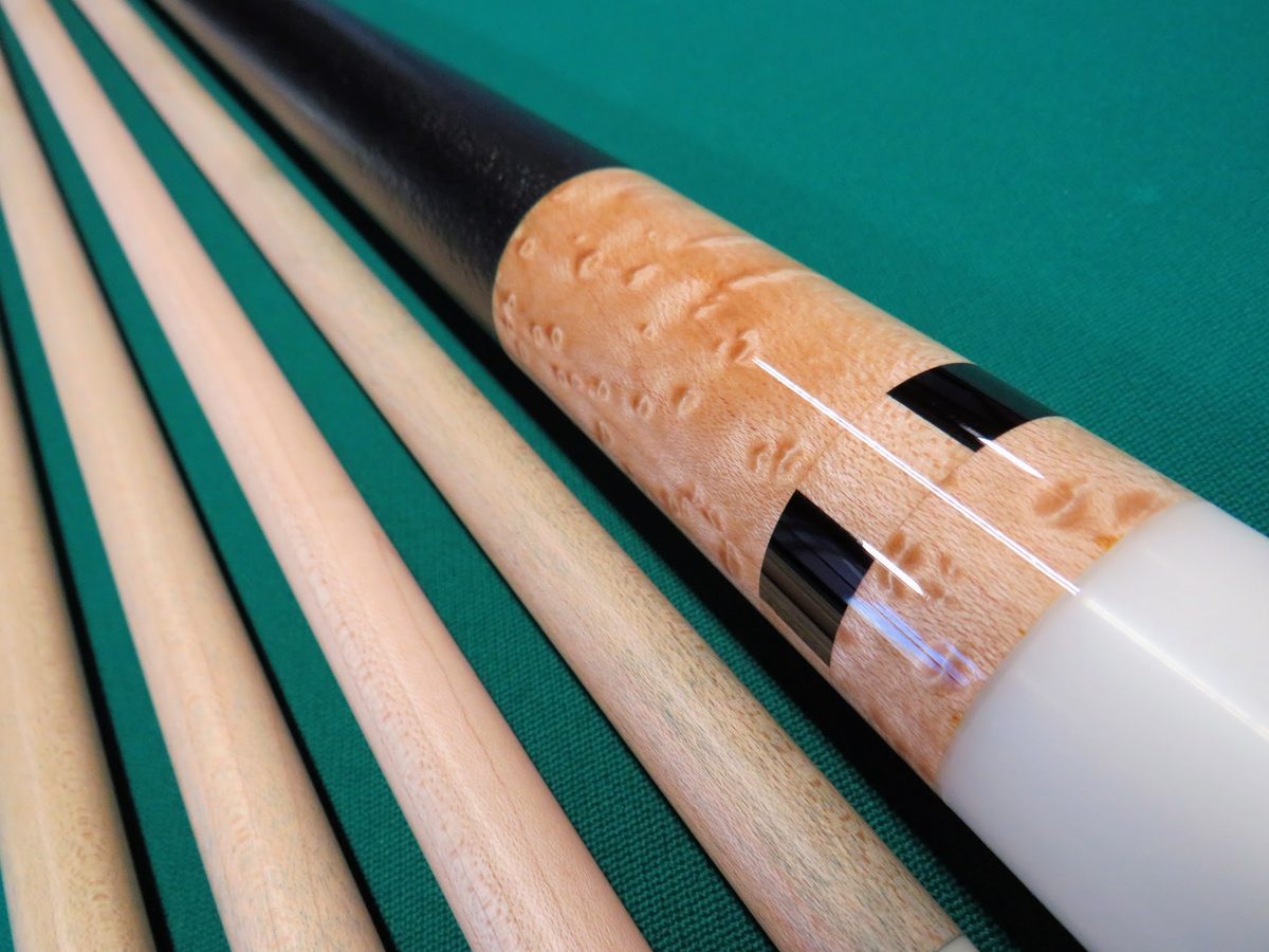Gus Szamboti cue – Ultra Rare Birdseye Maple